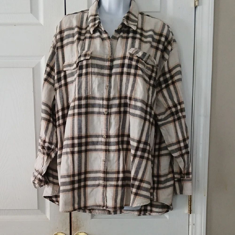 OldβNavy The Boyfriend Shirt plaid cream, tan, black Sz XXL EUC